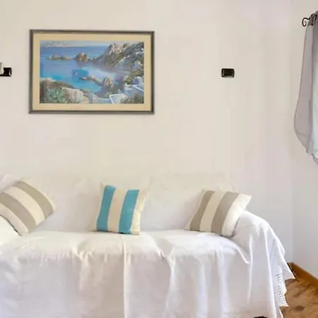 With One Bedroom In Riva Faraldi With Terrace And Wifi Appartamento