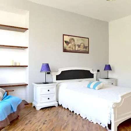 With One Bedroom In Riva Faraldi With Terrace And Wifi Appartamento Villa Faraldi