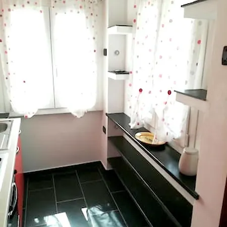 With One Bedroom In Riva Faraldi With Terrace And Wifi Appartamento